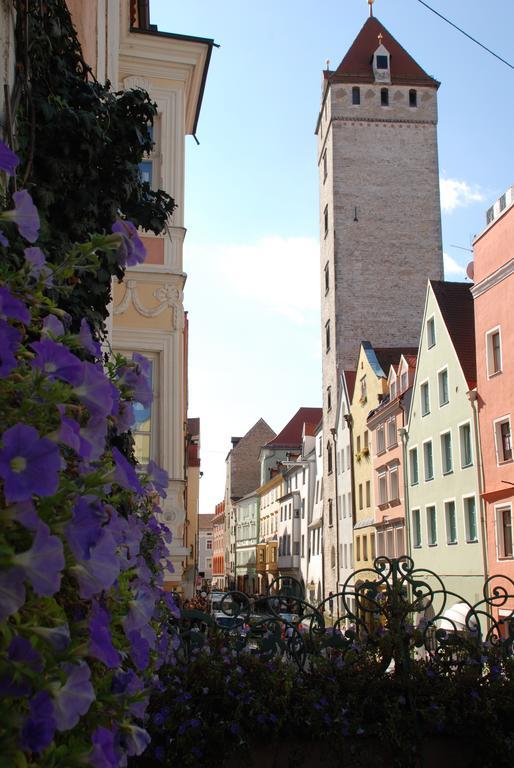 Hotel Orphee - Kleines Haus Regensburg Exterior photo